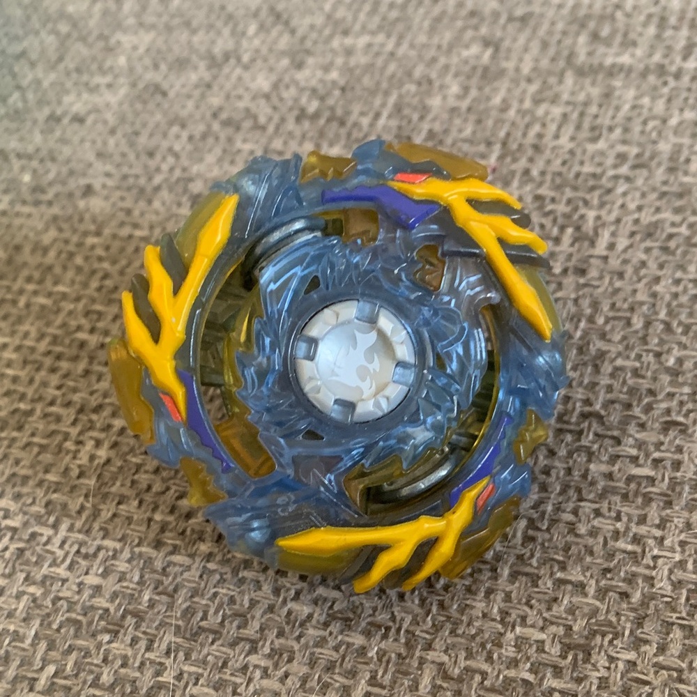 Beyblade Spinning Tops Action Playset Lot - Picture 10 of 11